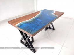 Dining table Tay Nguyen Raintree wood Blue Epoxy plate Dining table Tay Nguyen Raintree wood Blue Epoxy plate