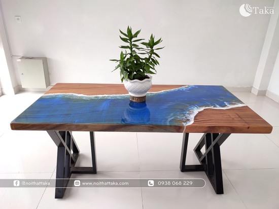 Dining table Tay Nguyen Raintree wood Blue Epoxy plate