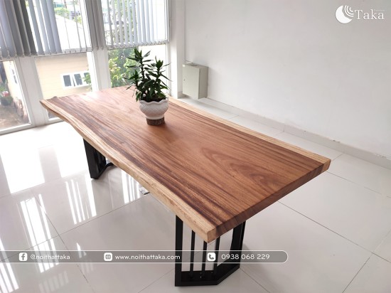 Table of pure Western Raintree wood 2200×950